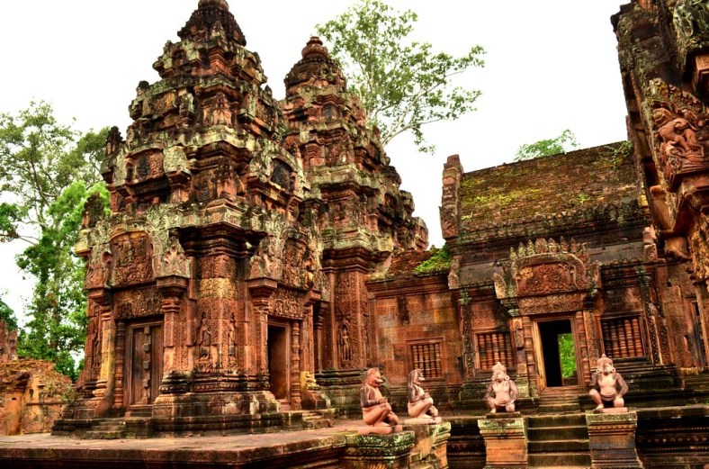 Adventures Cambodia Siem Reap activities tours motorbike jeep culture angkor temples guides tours