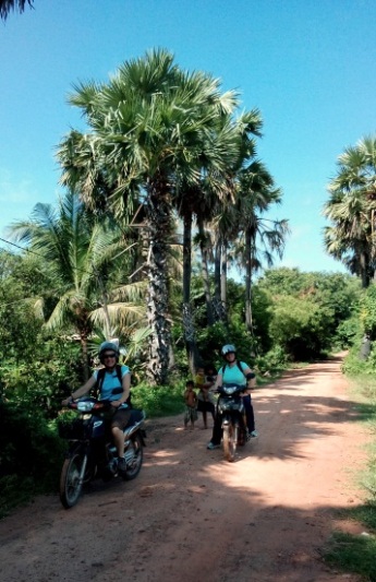 Moto tour Cambodian countryside