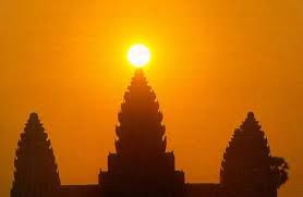 Sunrise at Angkor Wat during the equinox 